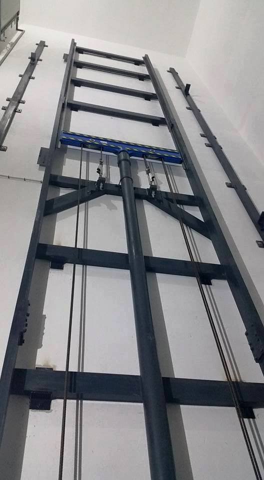 8000Kg Cargo Lift 3